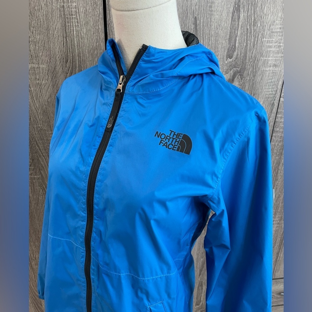 The NORTH FACE Blue Zip up Windbreaker Dryvent Jacket. Size Youth L/Womens S